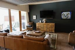 Downtown luxury retreat, Lake and MTN views, Yoga - Image 3