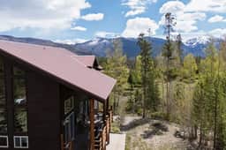 Glacial boulder cabin with panoramic mountain view - Image 5