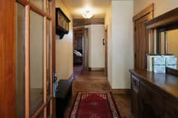 Luxury villa w/ lake+mtn views+private theatre! - Image 3