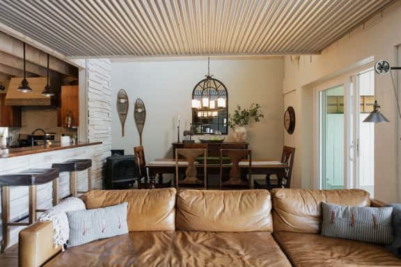 Downtown luxury retreat, Lake and MTN views, Yoga - Image 5