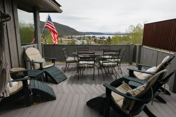 Downtown luxury retreat, Lake and MTN views, Yoga - Image 2