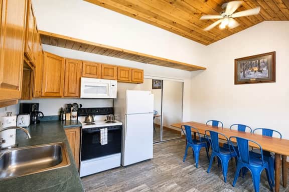 Grand Lake 3BR Downtown + Views - Image 4
