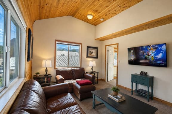 Grand Lake 3BR Downtown + Views - Image 1